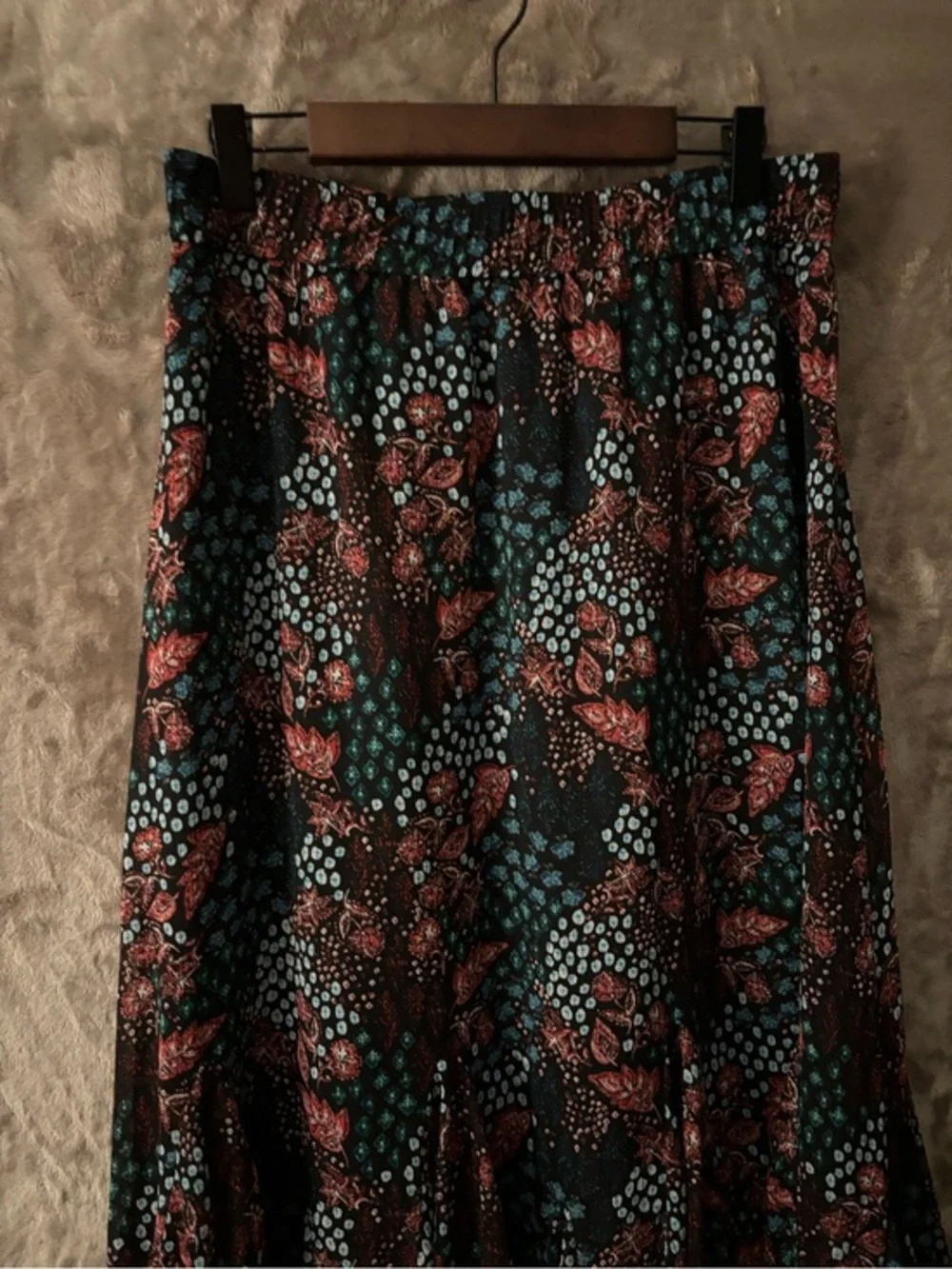 LOFT Maxi Skirt Women’s Size M Black with Pink and Teal Floral Print